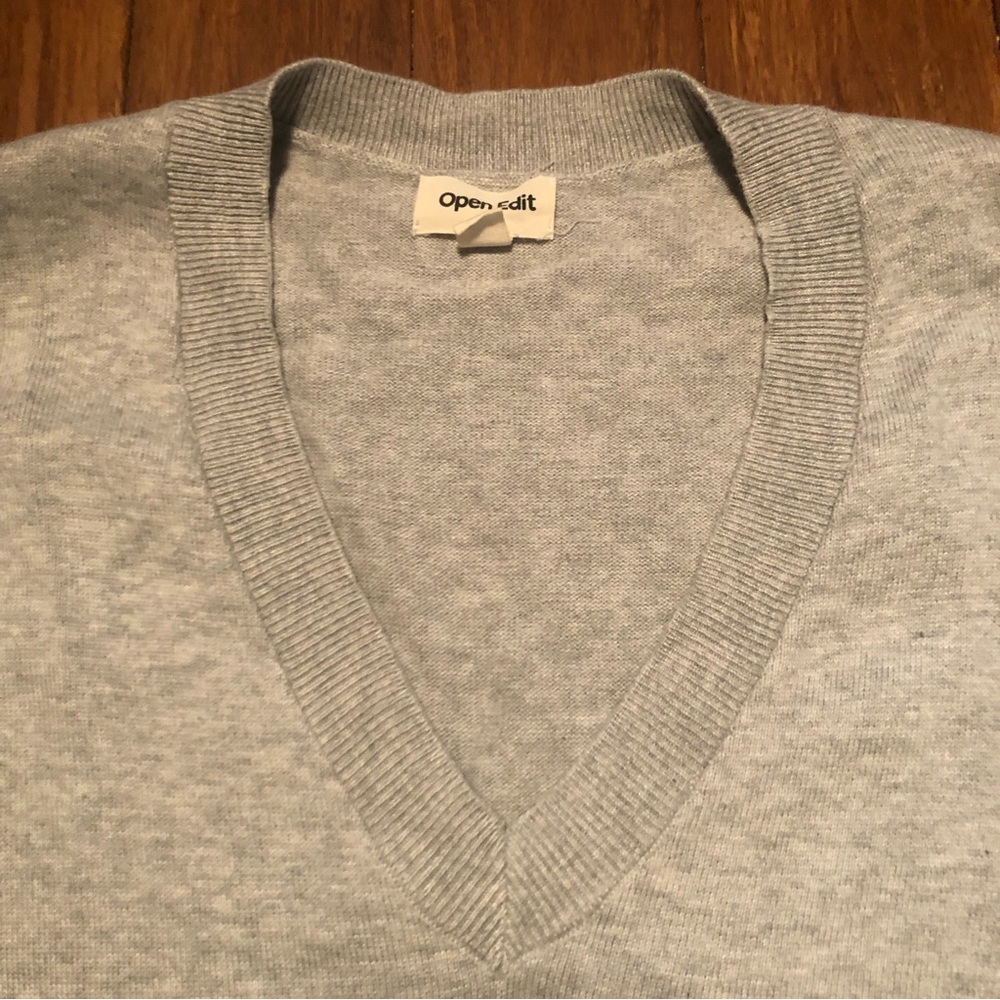 FREE WITH PURCHASE Open Edit grey v-neck sweater size xxsmall